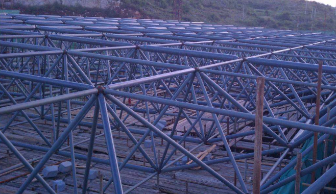 扎兰屯概述网架加工公司对网架保温隔热的办法